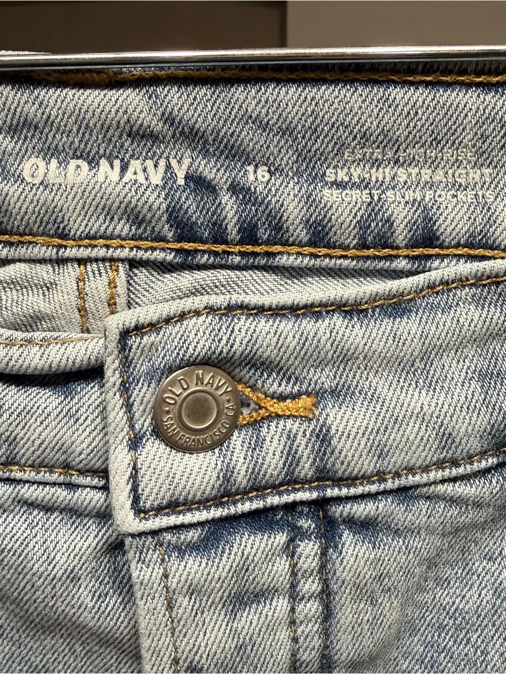 Old Navy Women's Size 16 Light Blue Extra High Rise Straight Jeans